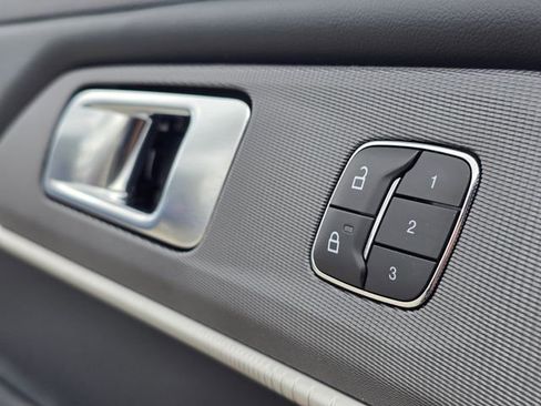 Used 2025 Ford Explorer ST image 28