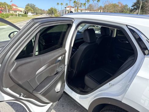 Used 2025 Buick Envision Preferred image 12