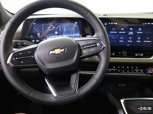 New 2026 Chevrolet Equinox LT w/ Convenience Package II image 24