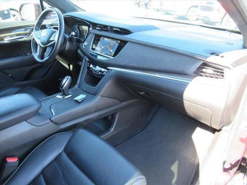 Used 2018 Cadillac XT5 Platinum w/ Driver Assist Package image 11