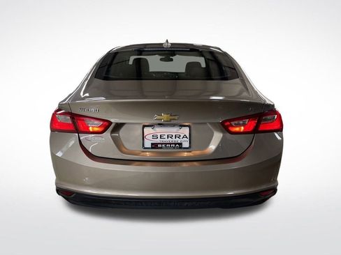 Used 2018 Chevrolet Malibu LT image 4