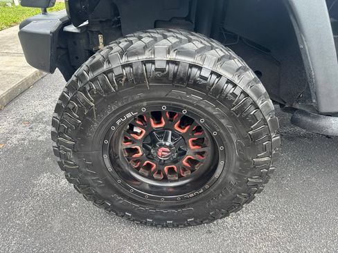 Used 2017 Jeep Wrangler Sport AWD/4WD image 8