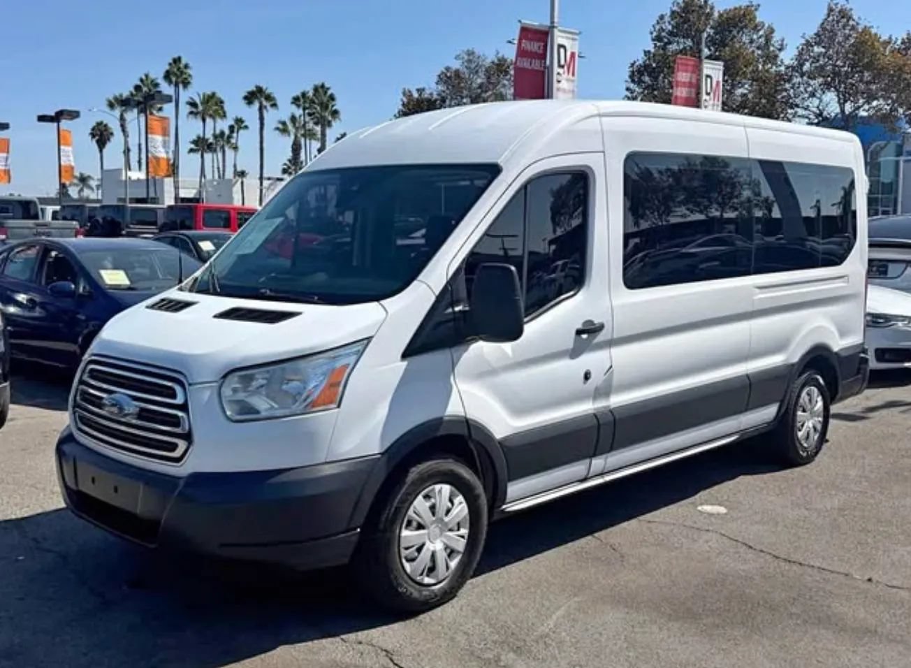 Used 2018 Ford Transit 350 XLT RWD image 2