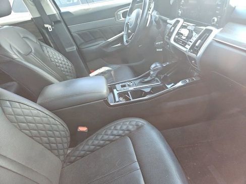Certified 2022 Kia Sorento SX Prestige image 7