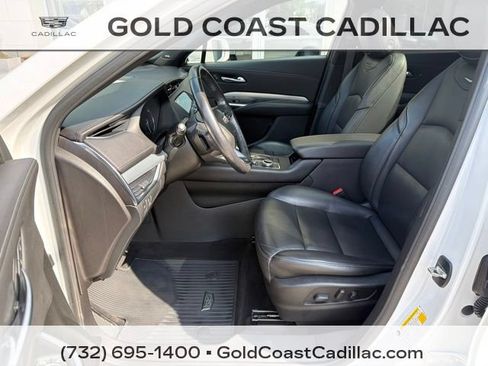 Used 2021 Cadillac XT4 Premium Luxury w/ Cold Weather Package FWD image 15