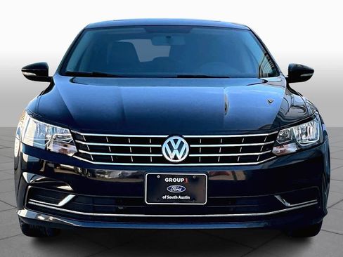 Used 2018 Volkswagen Passat 2.0T SE image 3