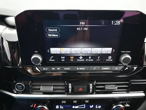 Used 2024 Nissan Pathfinder SV FWD image 24