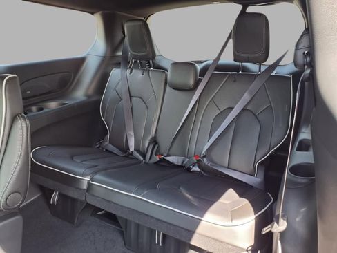 New 2026 Chrysler Pacifica Limited w/ S Appearance Package image 22