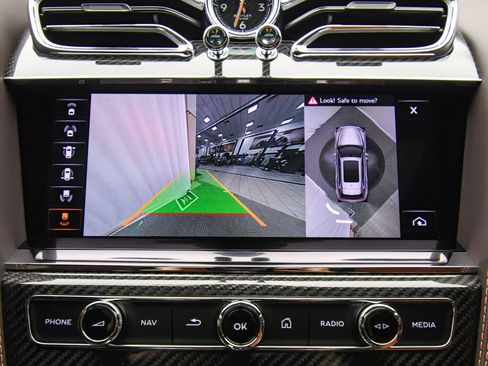 Certified 2022 Bentley Bentayga image 42