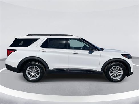 New 2026 Ford Explorer Active w/ Active Comfort Package image 3