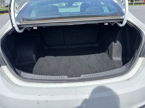 Used 2024 Chevrolet Malibu LT image 11