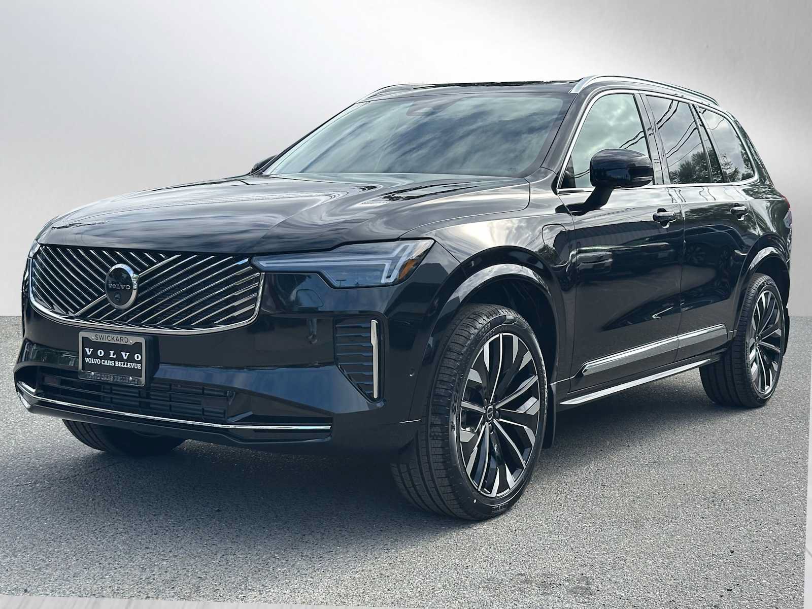New 2026 Volvo XC90 T8 Plus w/ Protection Package AWD/4WD image 7