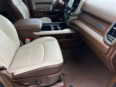 Used 2022 RAM 3500 Laramie AWD/4WD image 14