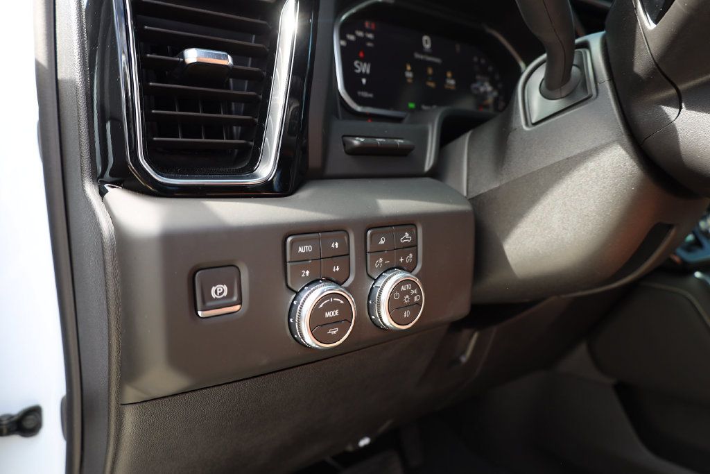 Used 2026 GMC Sierra 3500 Denali Ultimate AWD/4WD image 13