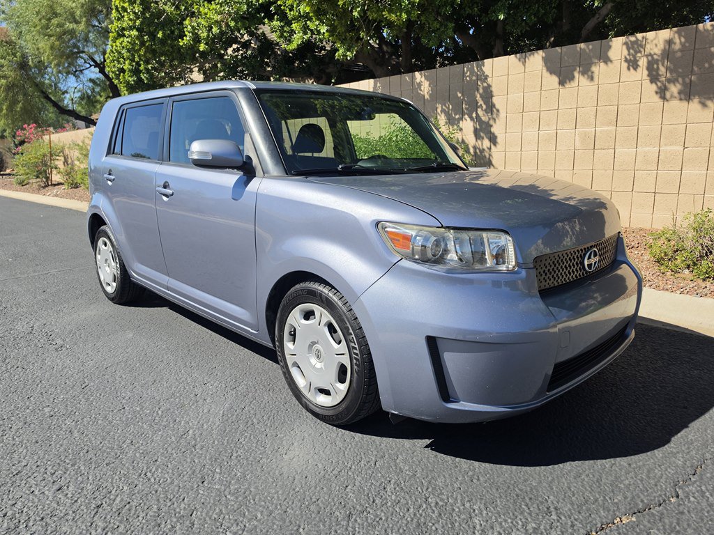 Used 2010 Scion xB FWD image 1