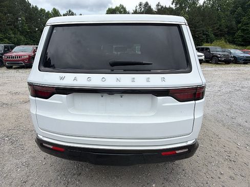 Certified 2024 Jeep Wagoneer L 4WD image 9