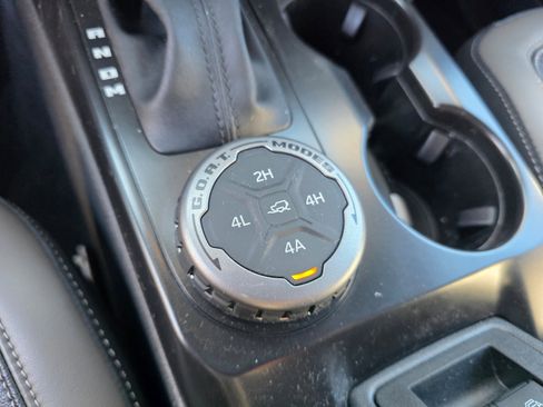 Used 2025 Ford Bronco Outer Banks w/ Sasquatch Package image 11