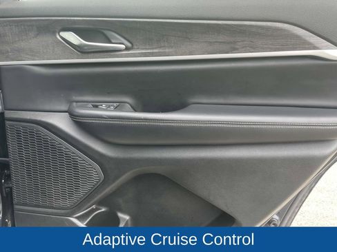 Used 2023 Jeep Grand Cherokee L Limited image 18