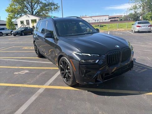 Certified 2024 BMW X7 xDrive40i w/ M Sport Package AWD/4WD image 3