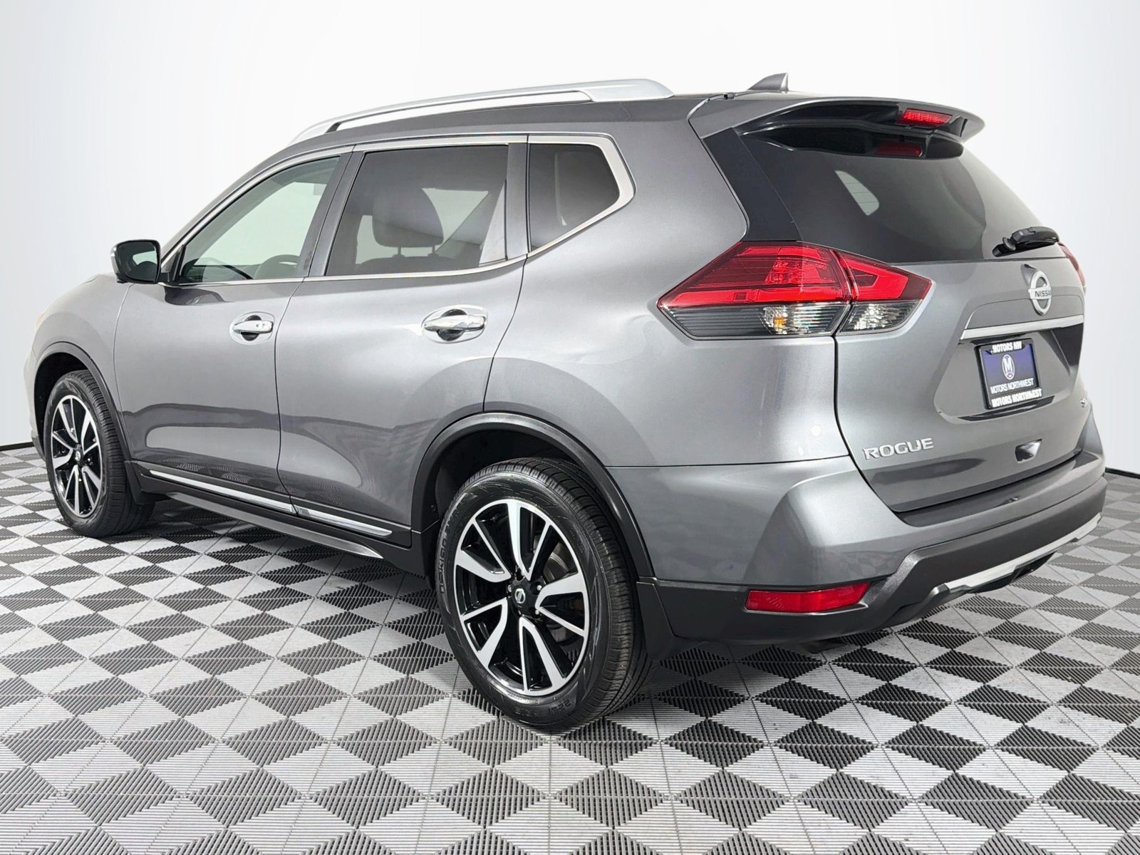 Used 2017 Nissan Rogue Platinum AWD/4WD image 8