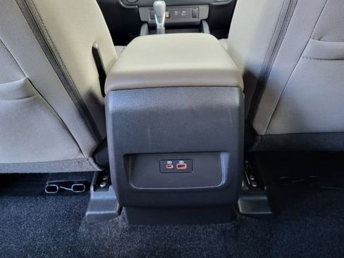 Used 2022 Nissan Frontier SV w/ Technology Package image 12