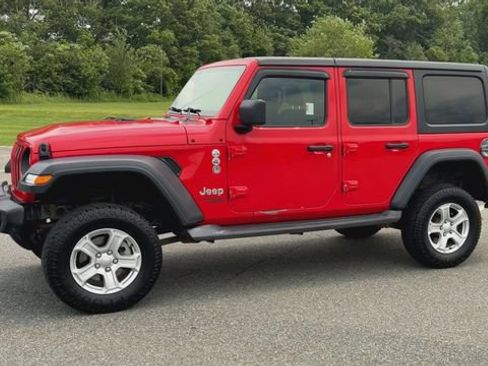 Used 2018 Jeep Wrangler Unlimited Sport S AWD/4WD image 4