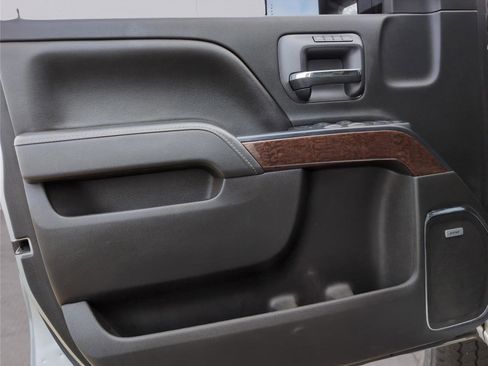 Used 2016 GMC Sierra 2500 SLT w/ Duramax Plus Package image 25