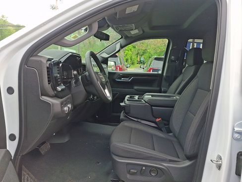 New 2026 GMC Sierra 1500 SLE w/ X31 Off-Road Package AWD/4WD image 13