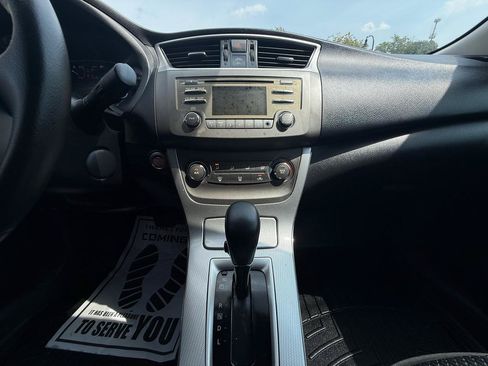 Used 2014 Nissan Sentra SR w/ SR Driver Package FWD image 21