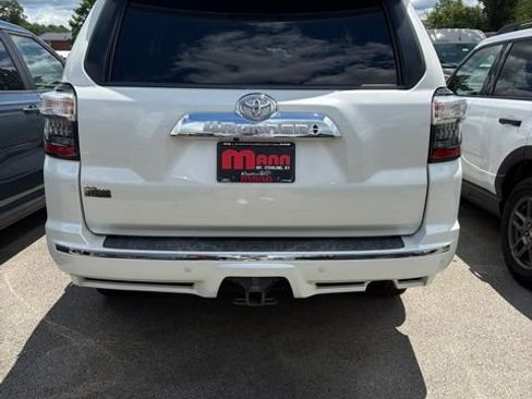 Used 2019 Toyota 4Runner Limited AWD/4WD image 9