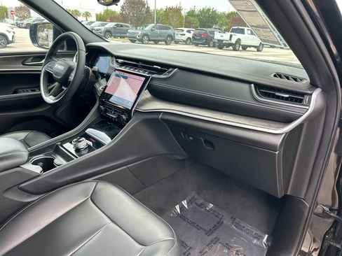 Used 2024 Jeep Grand Cherokee L Limited RWD image 43