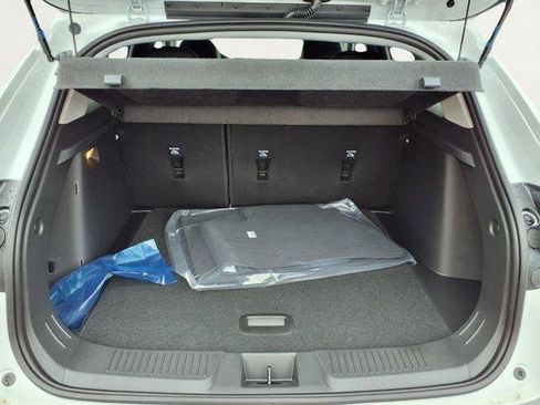 New 2026 Chevrolet Trax LT w/ Driver Confidence Package FWD image 5