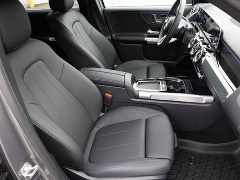New 2026 Mercedes-Benz GLB 250 4MATIC image 21