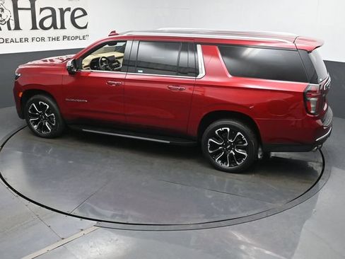 Used 2023 Chevrolet Suburban Premier w/ Premium Package AWD/4WD image 44