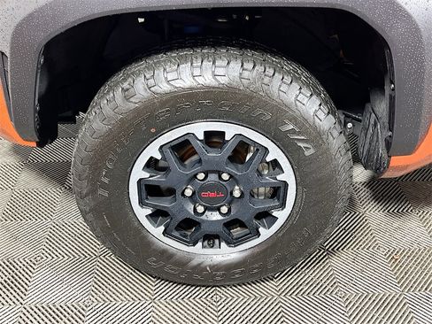 Certified 2025 Toyota Tacoma TRD Off-Road w/ TRD Off Road Premium Package image 28