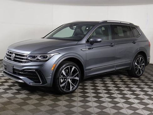 Used 2022 Volkswagen Tiguan SEL R-Line image 10