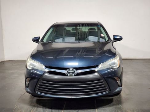 Used 2017 Toyota Camry LE image 3