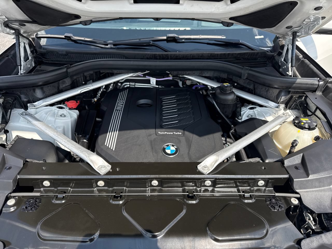 Used 2023 BMW X5 xDrive40i w/ Premium Package AWD/4WD image 11