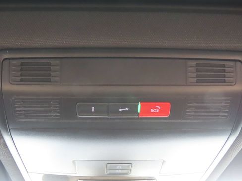 Used 2023 Volkswagen Tiguan SE w/ Panoramic Sunroof Package FWD image 49