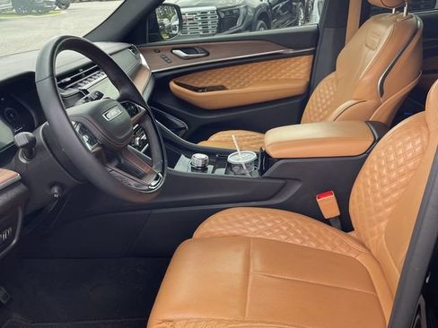 Used 2023 Jeep Grand Cherokee Summit w/ Luxury Tech Group V RWD image 10