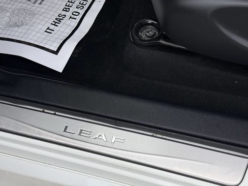 Used 2022 Nissan Leaf SL Plus image 12
