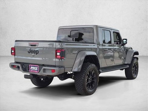 Used 2022 Jeep Gladiator Overland AWD/4WD image 5