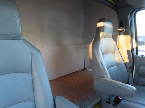 Used 2023 Ford E-350 and Econoline 350 Super Duty w/ Driver's Safety Package image 19