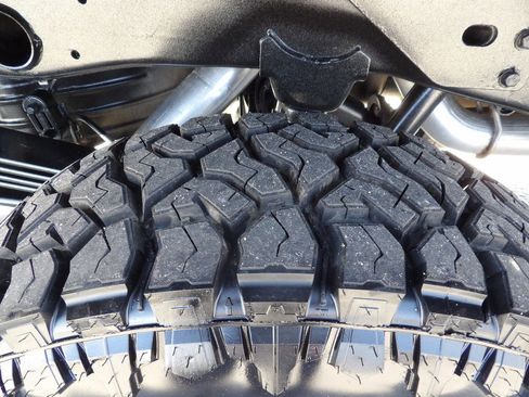 Used 2024 Chevrolet Silverado 2500 LT w/ Convenience Package image 56