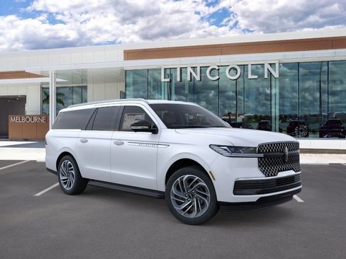 New 2026 Lincoln Navigator L Premier AWD/4WD image 7