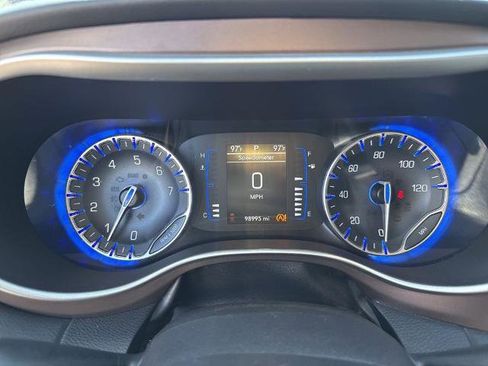 Used 2020 Chrysler Voyager Lxi FWD image 8
