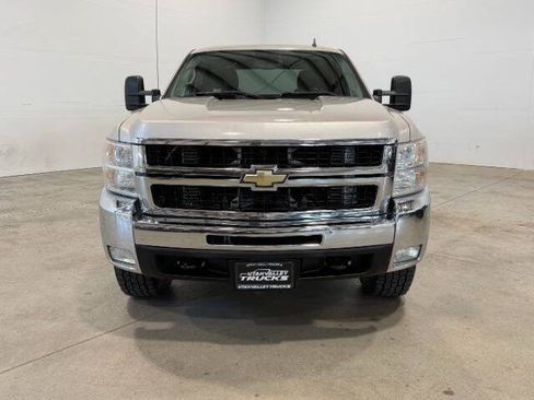 Used 2009 Chevrolet Silverado 3500 LT w/ Exterior Plus Package AWD/4WD image 3