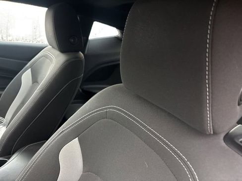 Used 2019 Chevrolet Camaro LT RWD image 9