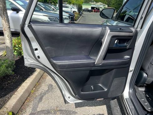 Used 2022 Toyota 4Runner SR5 AWD/4WD image 16