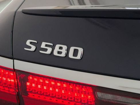 Certified 2022 Mercedes-Benz S 580 4MATIC Sedan image 21